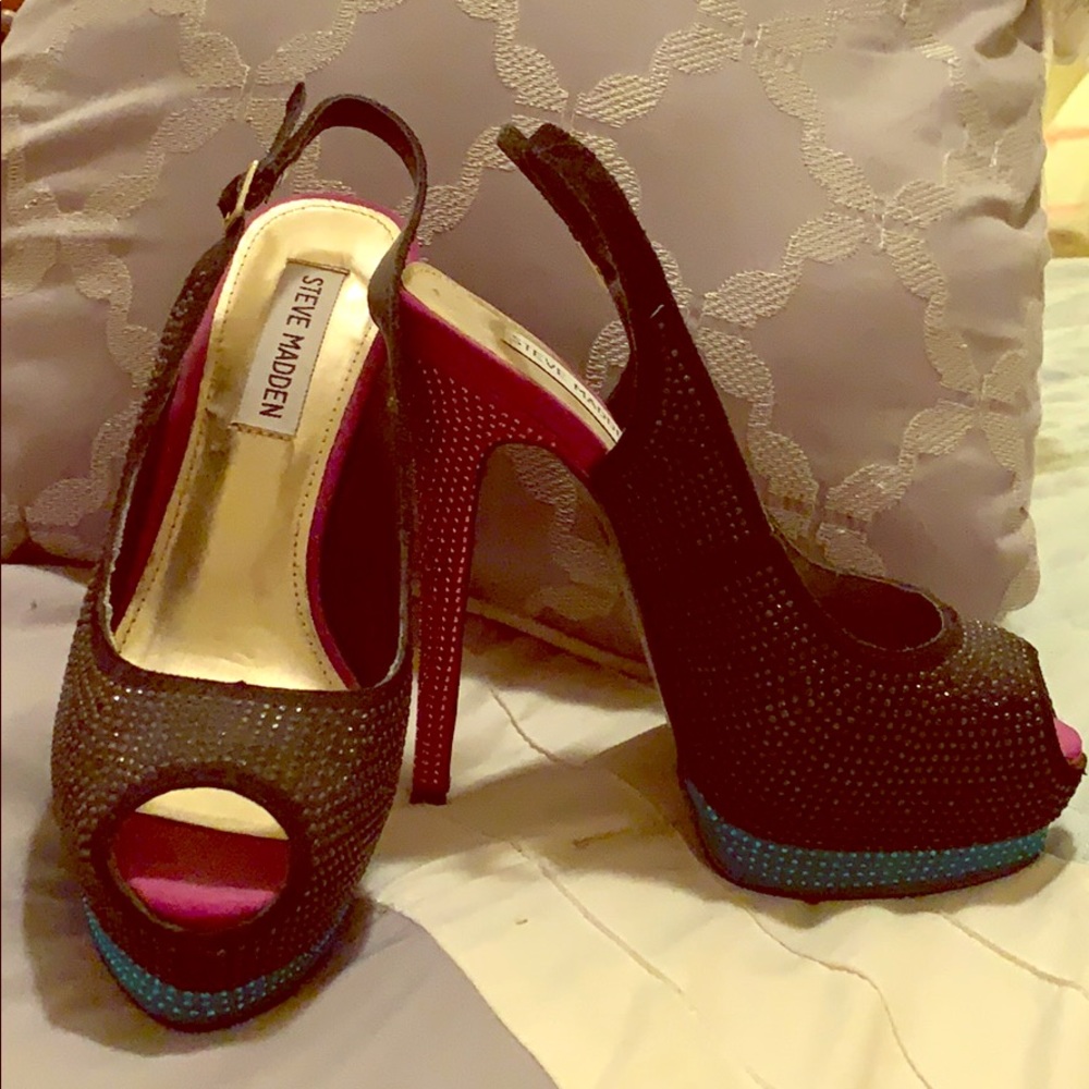 Sequence tri-color shoes